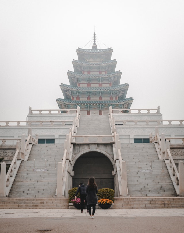 temple seoul by Marius Mann Seoul International Visitors Centre